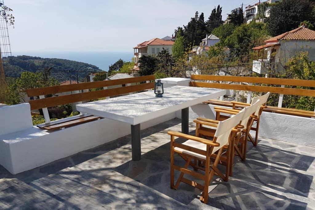 Chariklia Traditional House Alónnisos 外观 照片